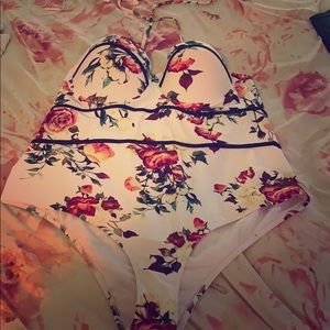 NWT Cupshe floral one piece swimsuit